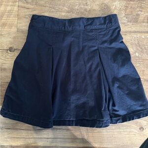 GAP navy blue box pleat cotton uniform skort with A-Line Silhouette